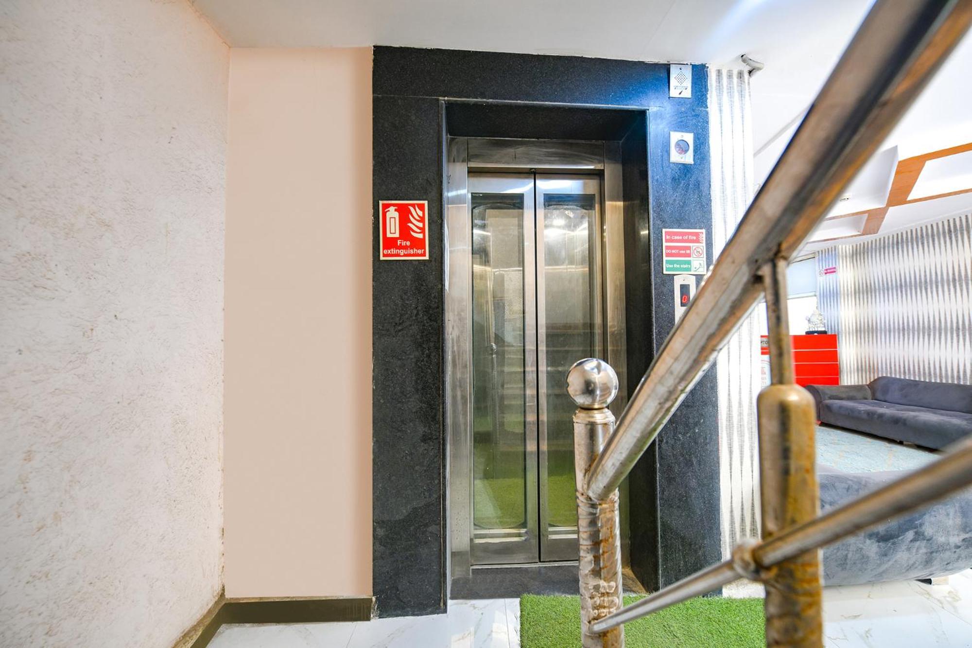 Fabhotel Pp Residency Tilak Nagar New Delhi Exterior foto